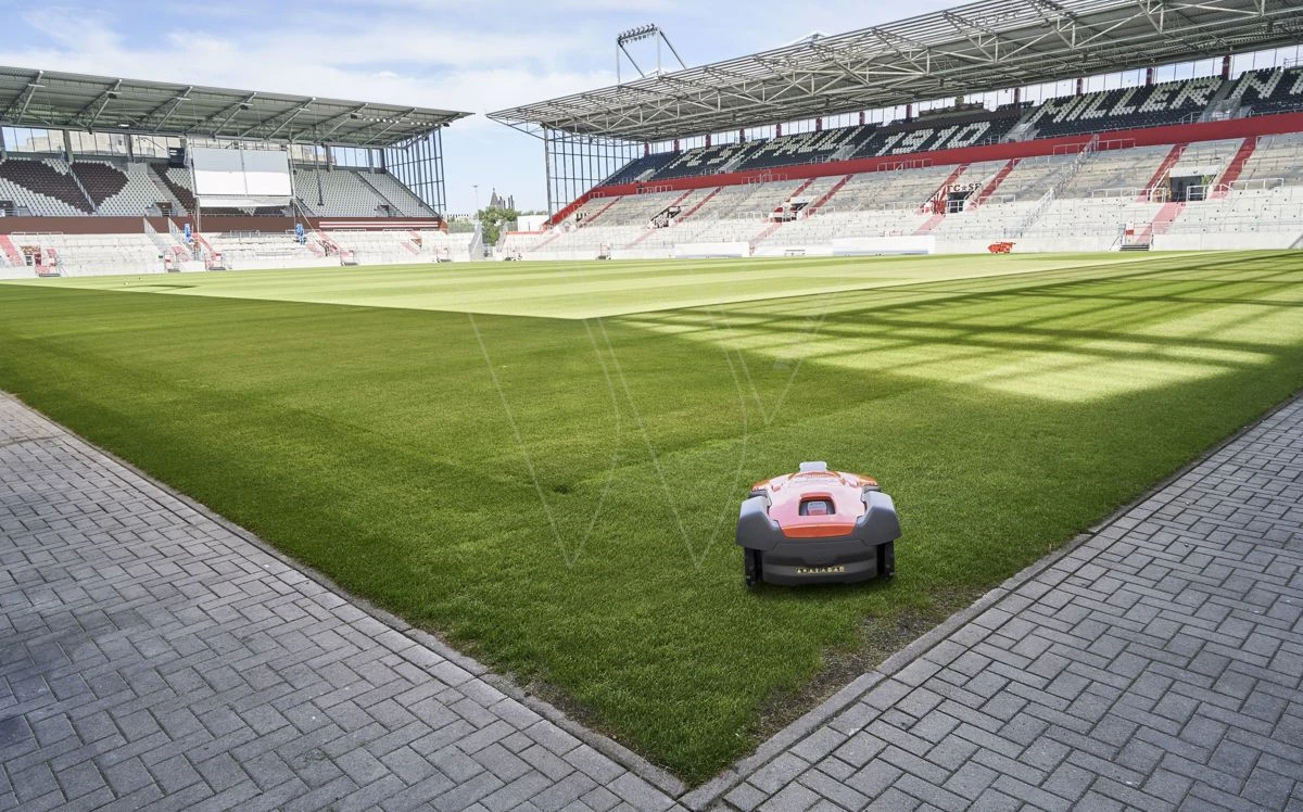 Husqvarna 550 Prof Automower <5000m2 7 Husqvarna 550 Prof Automower <5000m2 - Afbeelding 7